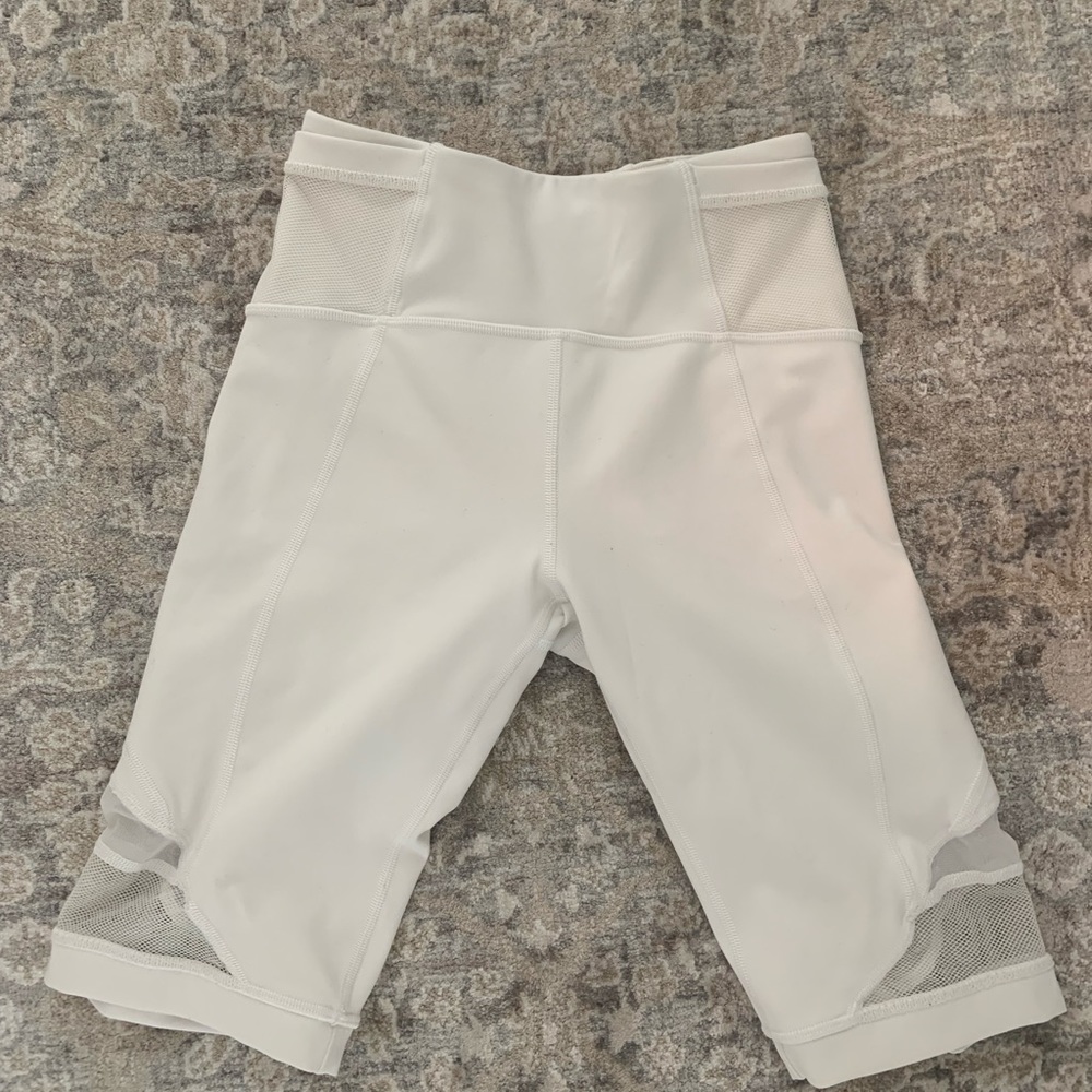 white lululemon biker shorts